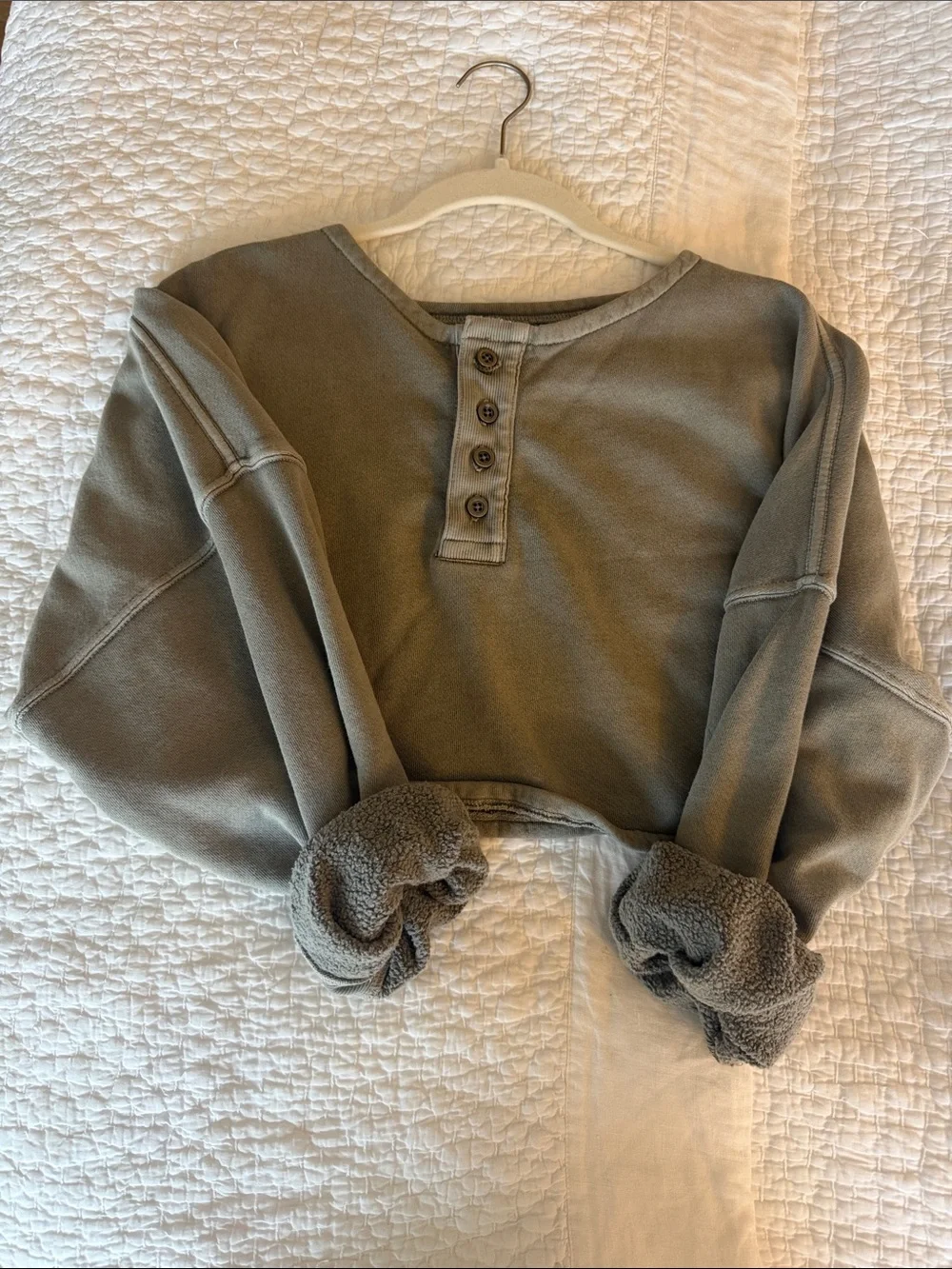 Joah Brown Cropped Henley Sweatshirt in Olive Gray